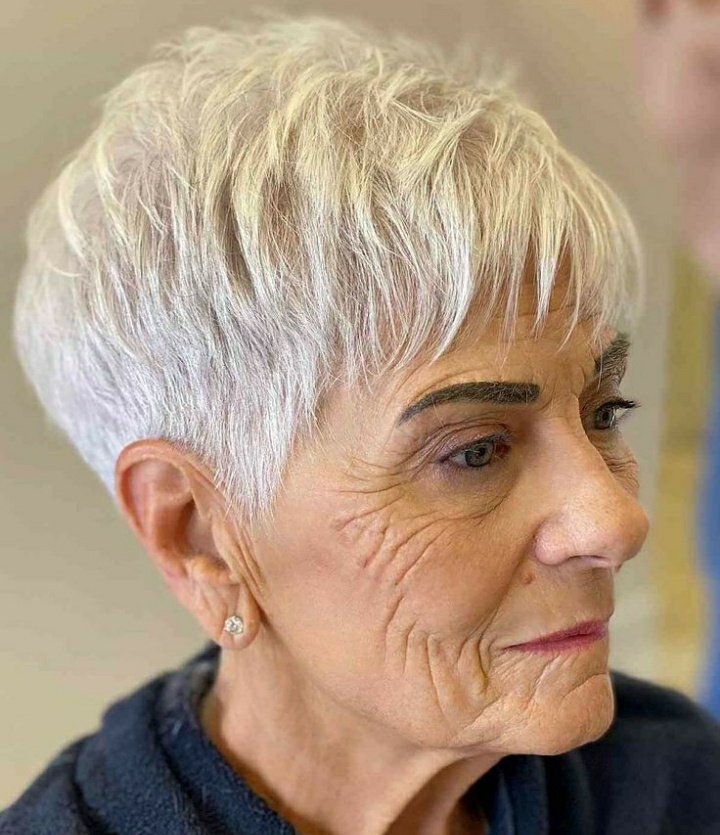 +20 gorgeous short pixie haircuts for older women
